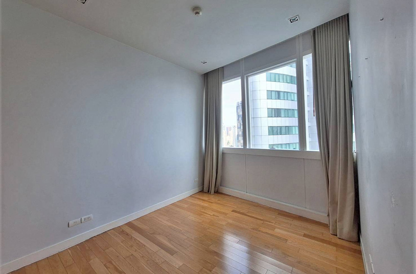 Condominium in Sukhumvit : Millennium Residence 